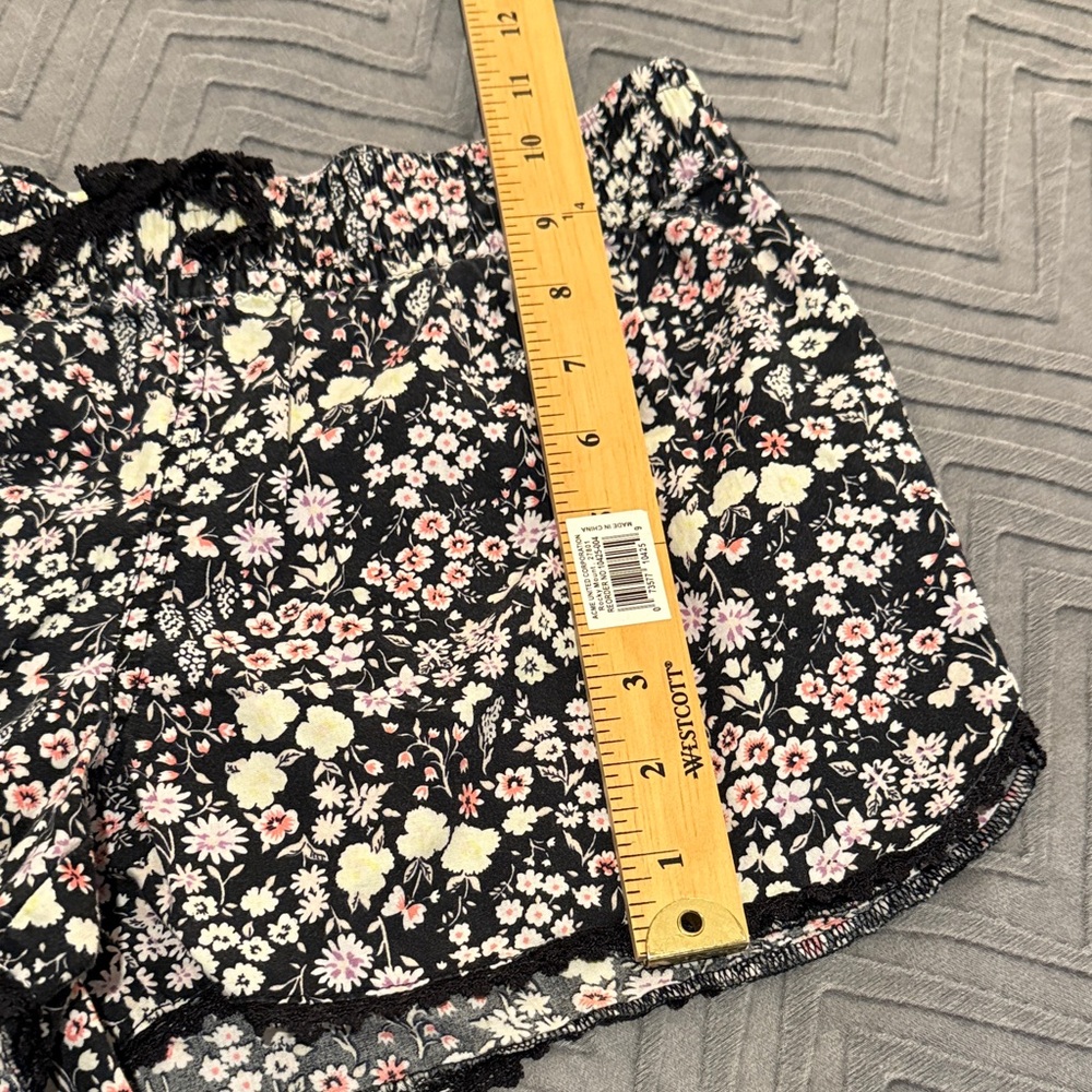 GapBody Floral Print Cotton Poplin Pajama Shorts - Picture 7 of 7